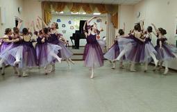 Торжественный концерт, посвященный празднованию Международного дня защиты детей на открытие летней детской творческой площадки «Летняя радуга»