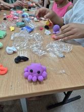 День творчества и движения: зарядка и лепка на летней площадке