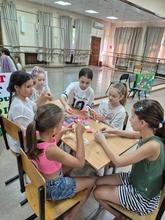 День творчества и движения: зарядка и лепка на летней площадке
